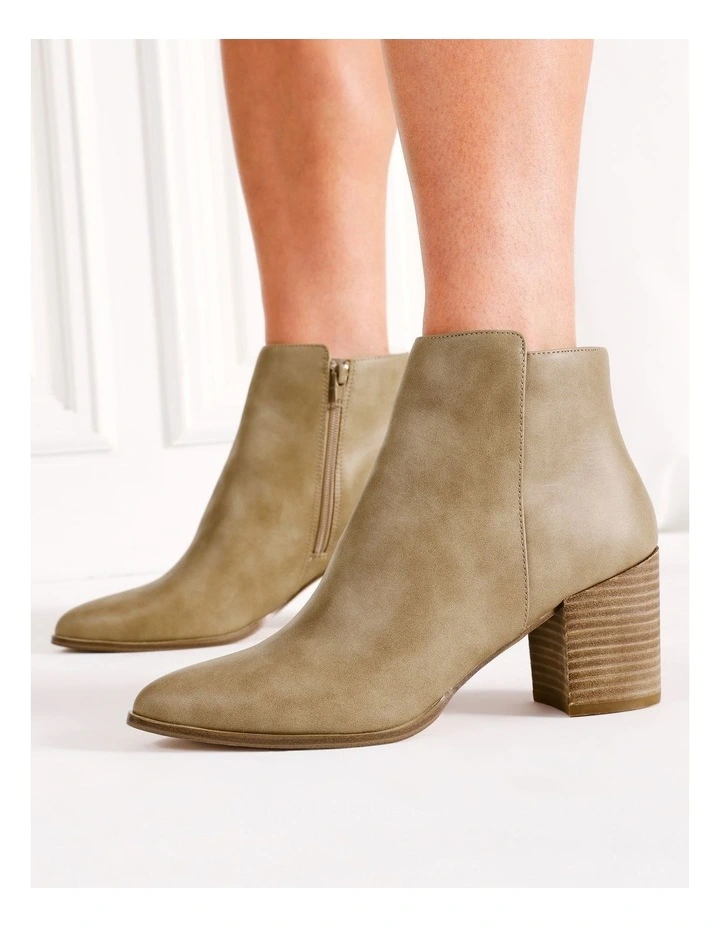 Heath Boot in Natural