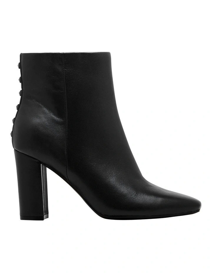 Yuhav Ankle Boot in Black