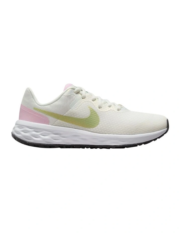 Revolution 6 NN SE Grade School Sport Shoes in White