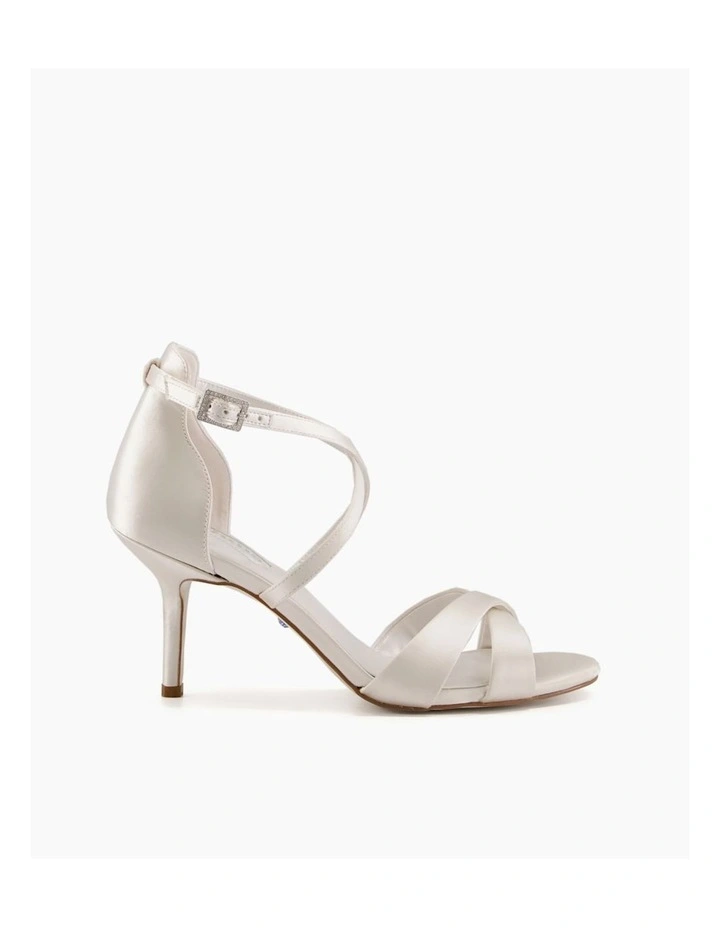 Maribel Pump in Ivory
