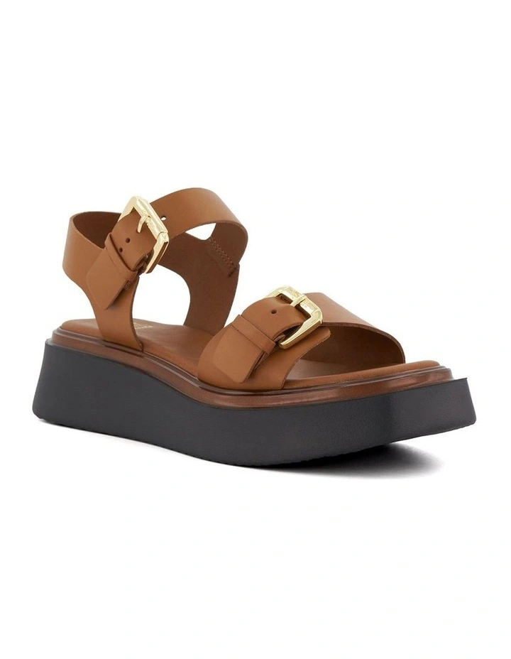 Loells Sandal in Tan