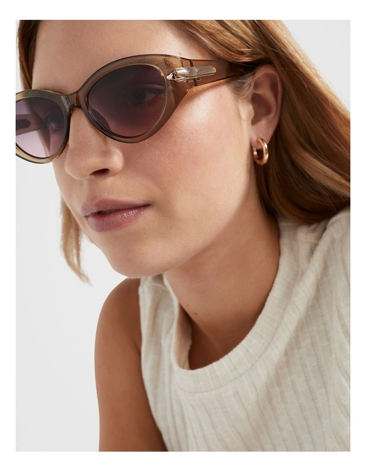 Renee Cat Eye Sunglasses in Green
