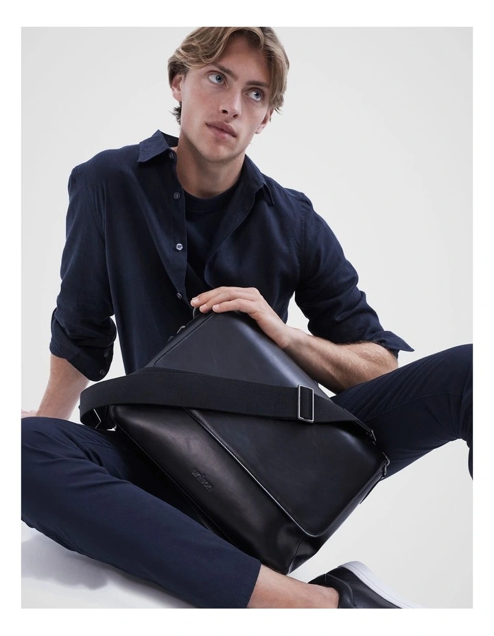 Jake Messenger Bag in Black