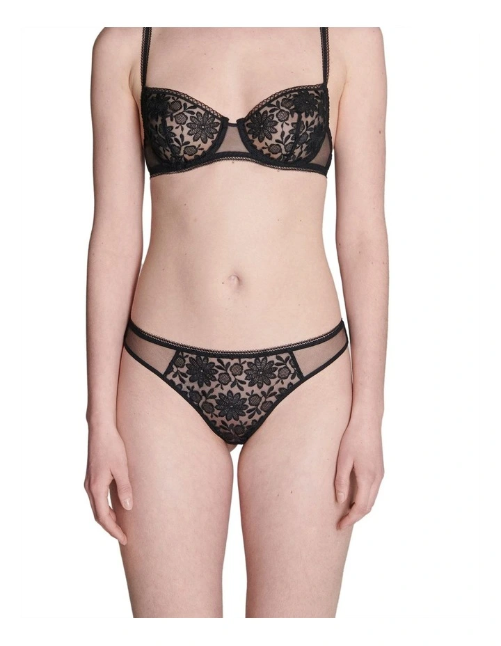 Amazone Tanga in Black
