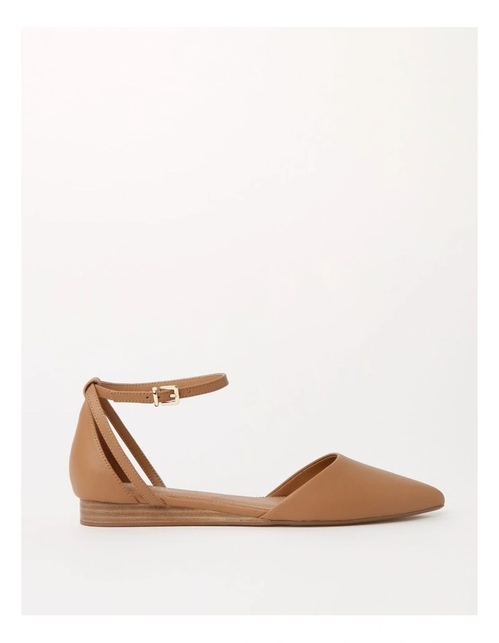 Kendall Flat Shoes in Tan