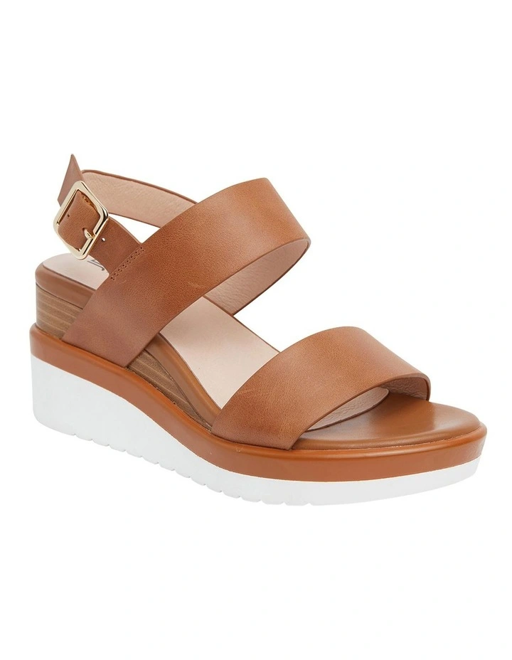 Indiana Wedge Sandals in Tan Leather