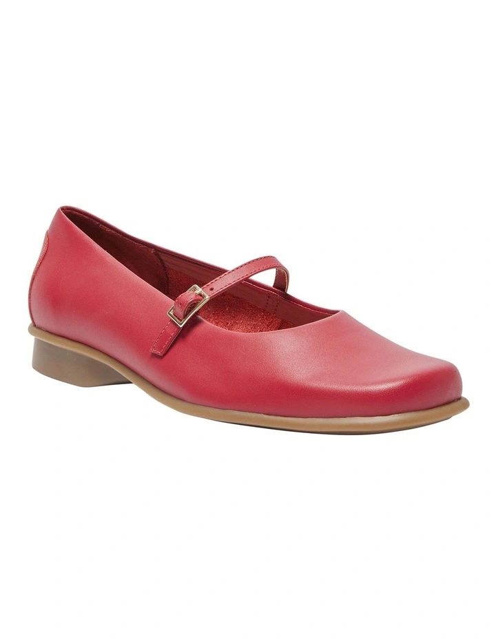 Katrina Flat Shoes in Cherry Leather