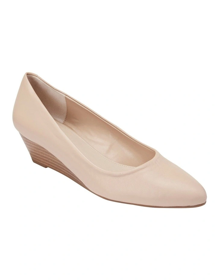 Henry Heeled Shoes in Nude Leather