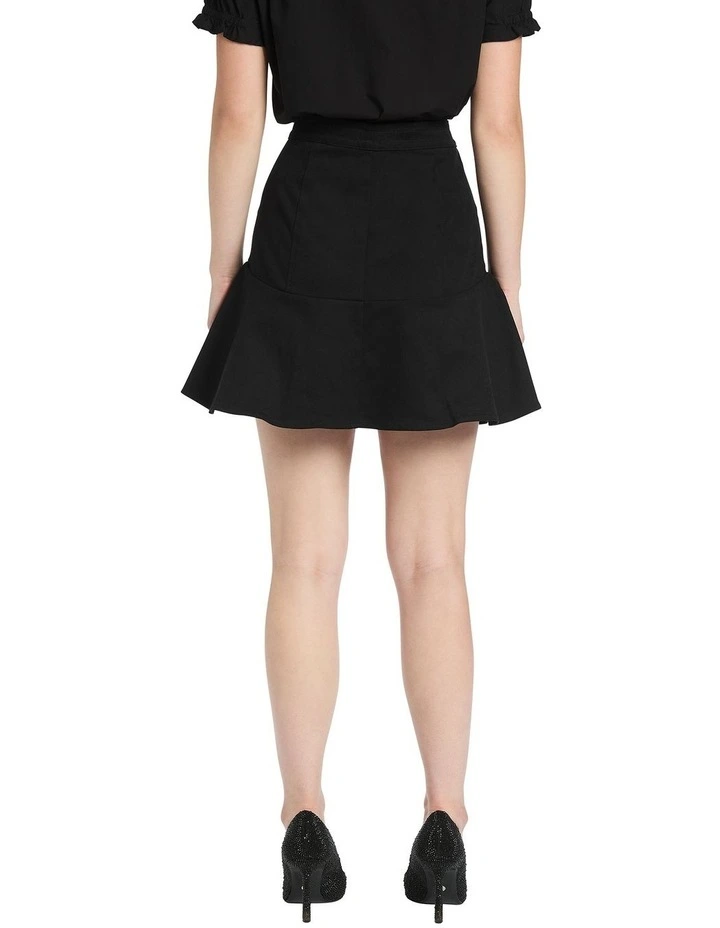 Jisoo Mini Skirt in Black
