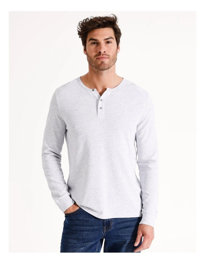 Neeson Long Sleeve Waffle Henley Tee in Silver Marle