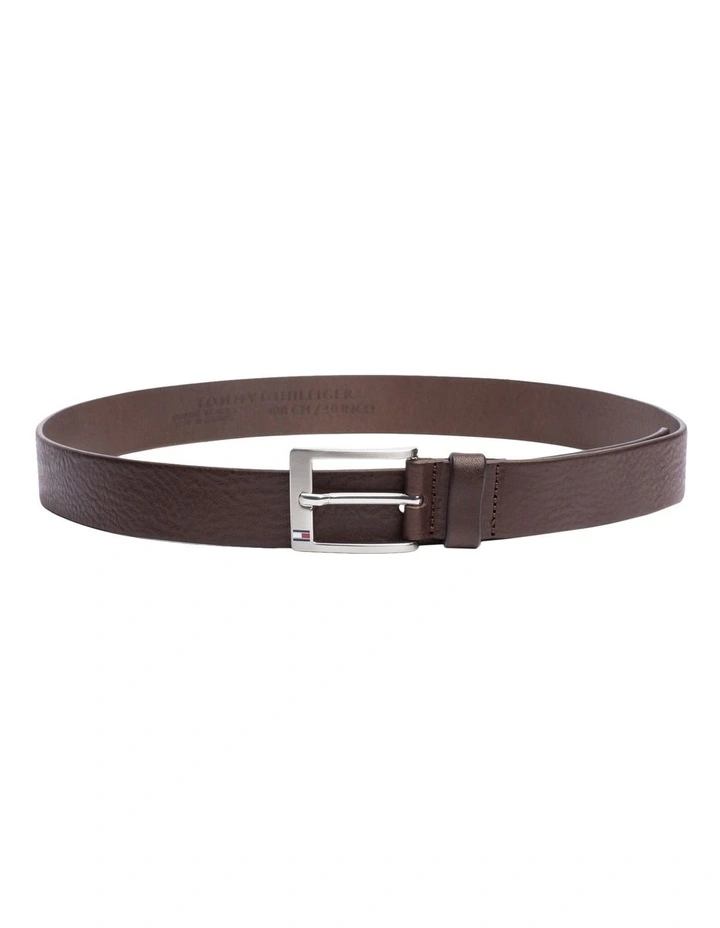 Flag Buckle Leather Belt in Brown