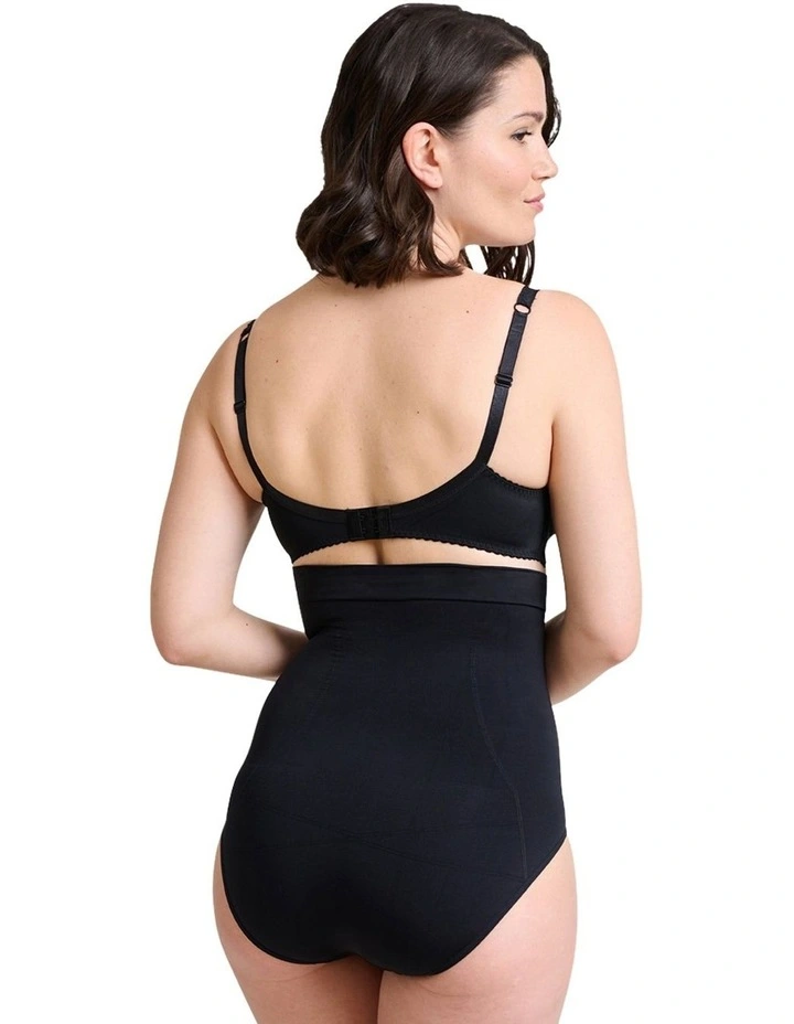 Arum Underwire Balconette Lace Bra in Black