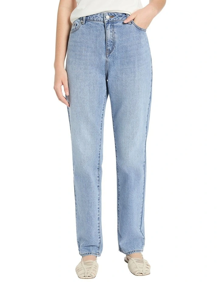 Axelle Relaxed Jean in Pale Wash
