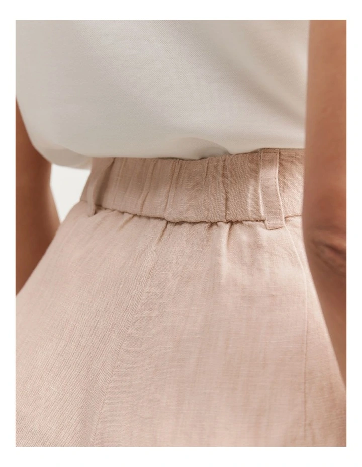 Organically Grown Linen Tuck Front Short in Sand