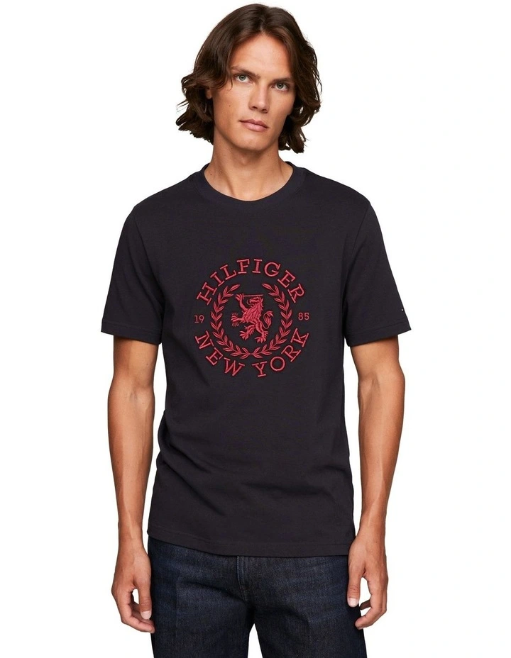 Big Icon Crest Tee in Navy