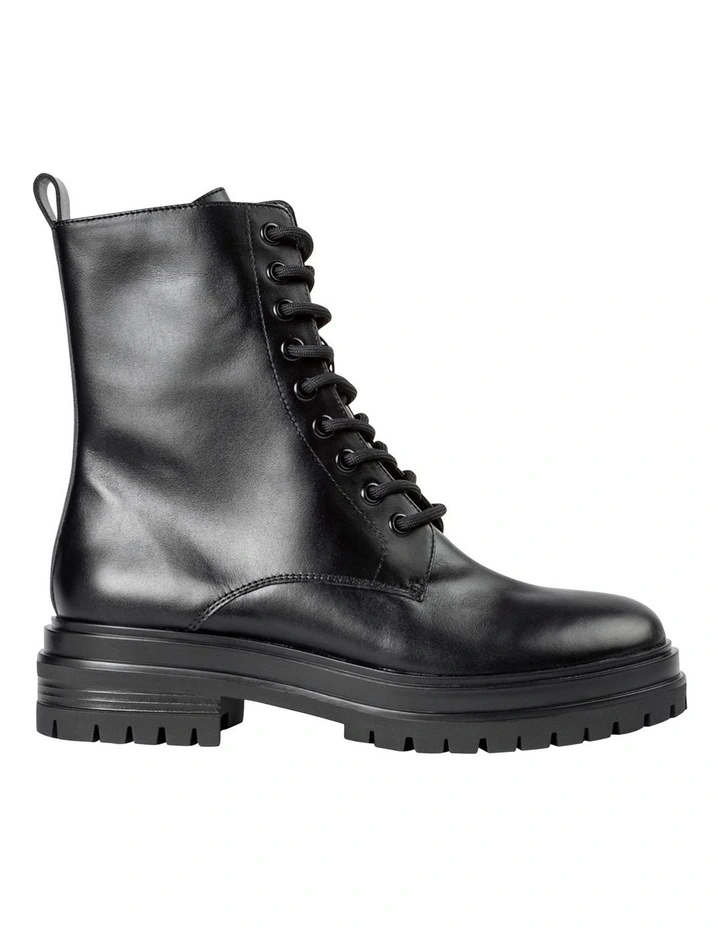 Wya Black Como Ankle Boots