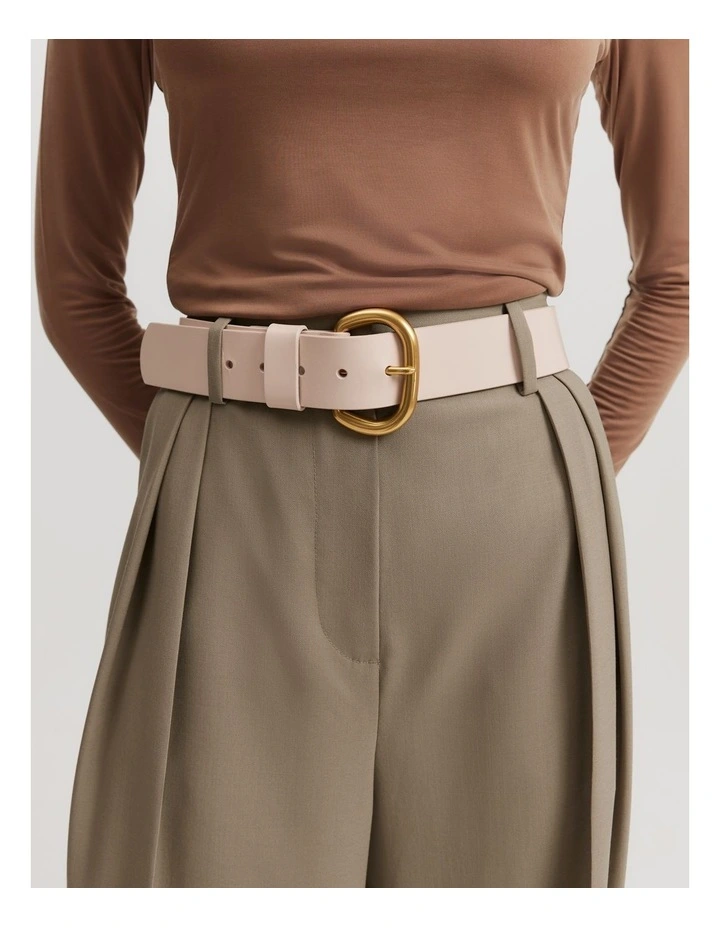 Solid Buckle Belt in Oat Milk