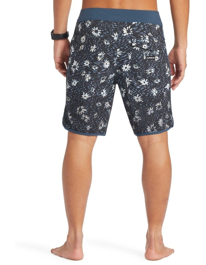 Highlite Scallop 19 Boardshorts in Midnight Navy
