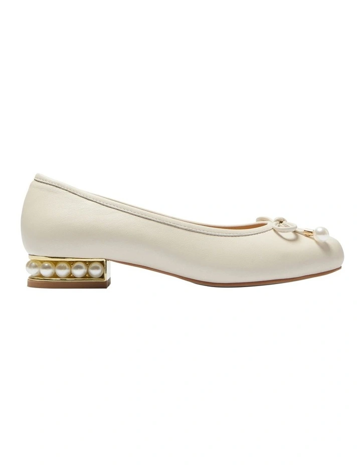 Paris Ballet Flats in Ivory Leather