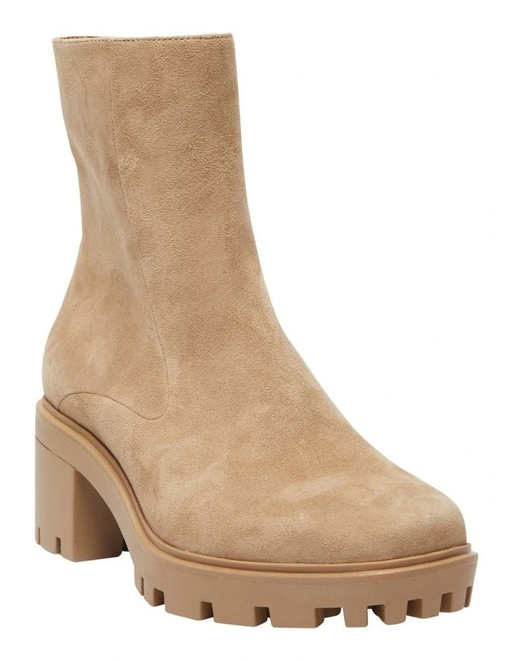 Zack Suede Leather Boots in Taupe
