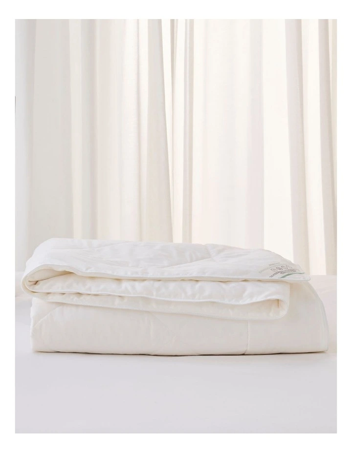 Bamboo & Cotton Quilt in White