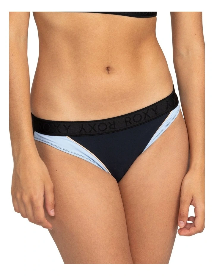 Active Bikini Bottom in Nearly Black