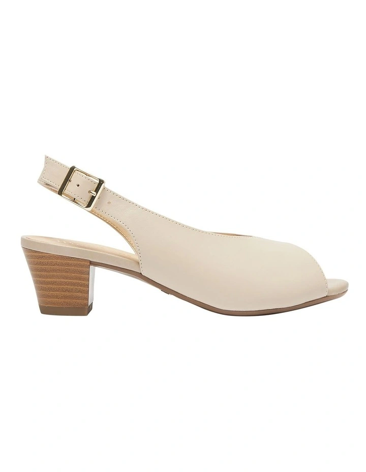 Hilda Sandals in Nude Leather