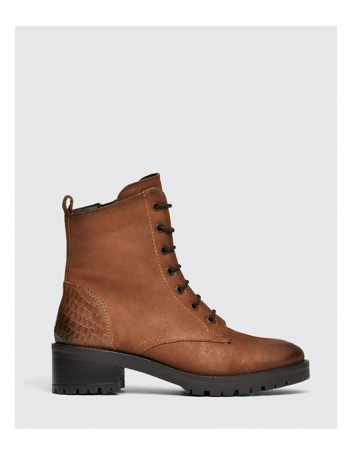 Timberlake Boots in Tan