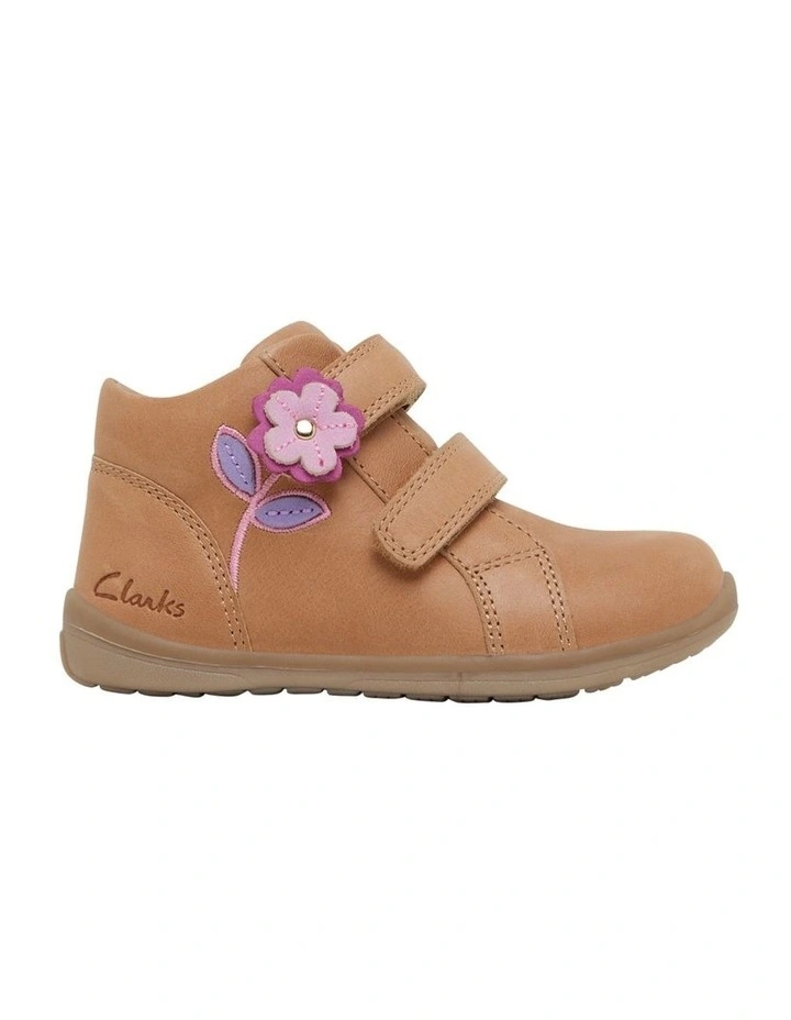 Manuela Boots in Tan