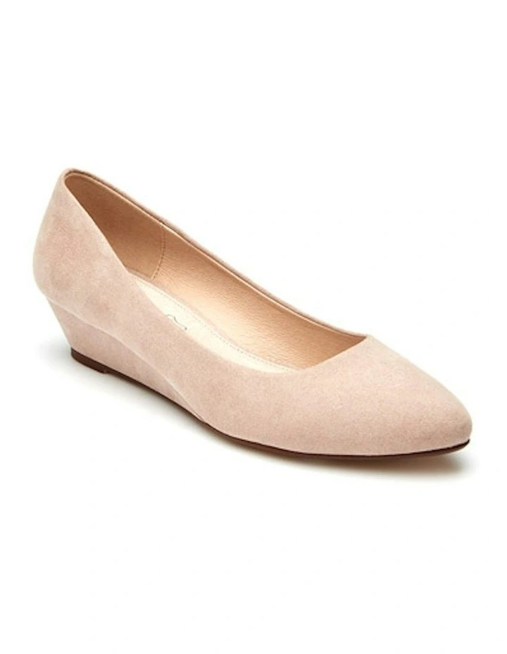 Berlinda Wedges in Nude