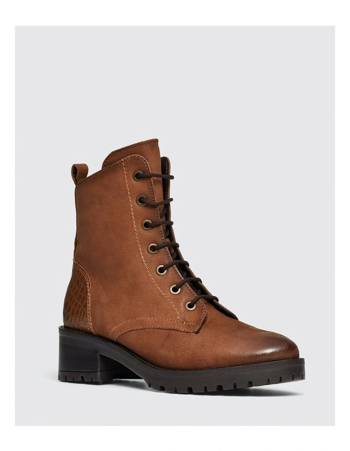 Timberlake Boots in Tan
