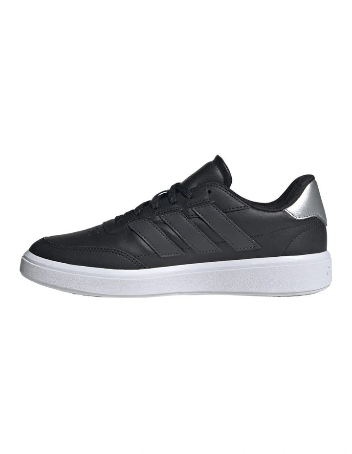 Court block Shoes in Core Black