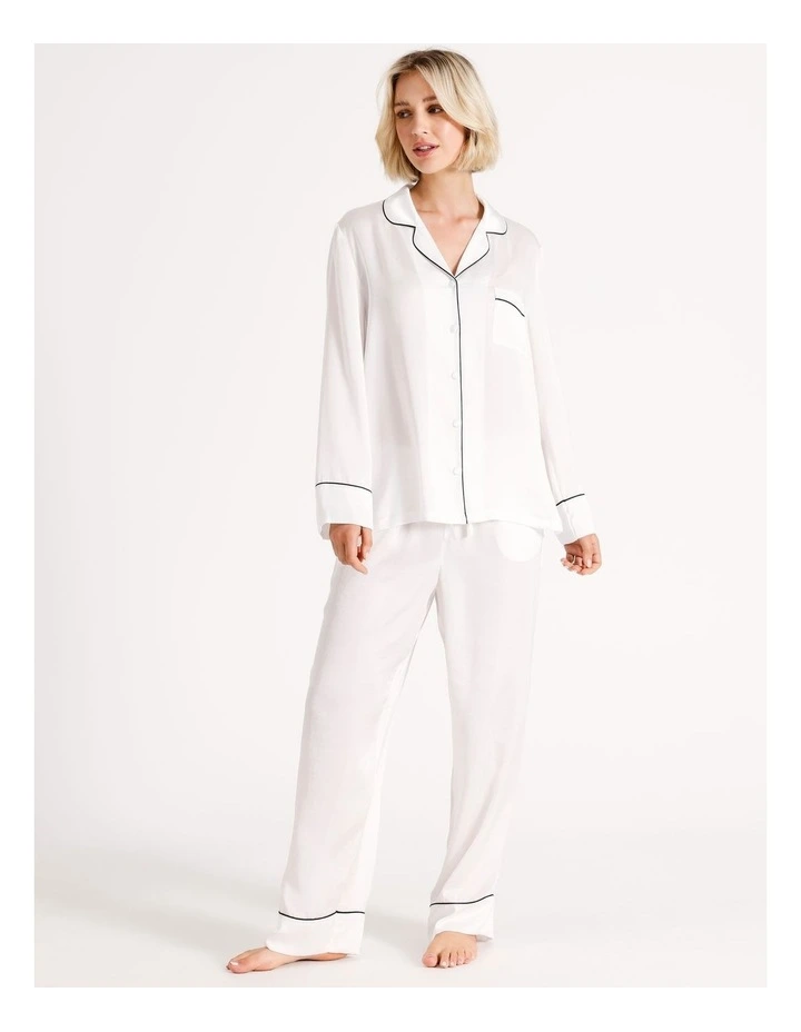 Signature Satin Long Sleeve Pyjama Set in Ivory