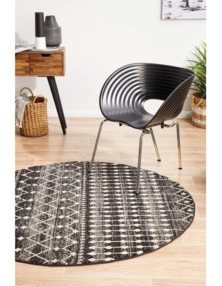 Evoke Simplicity Transitional Round Rug In Black