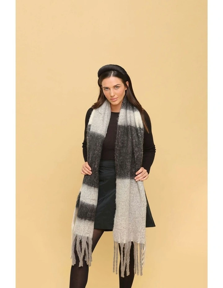 Hope Scarf in Black
