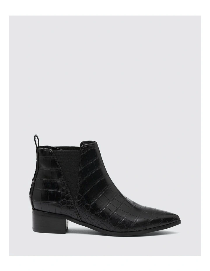 Delicious Boots in Black