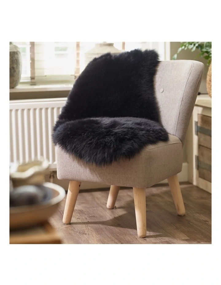 Naturally Sheepskins Long Wool Sheepskin Rug Single (Black)