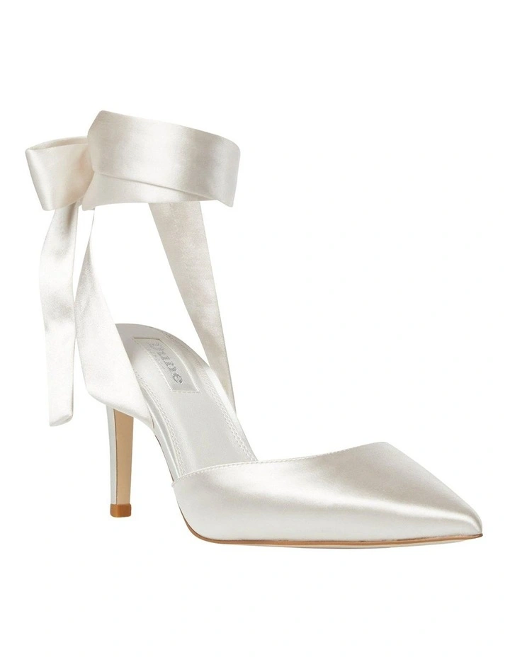 Daliah Pump in Cream