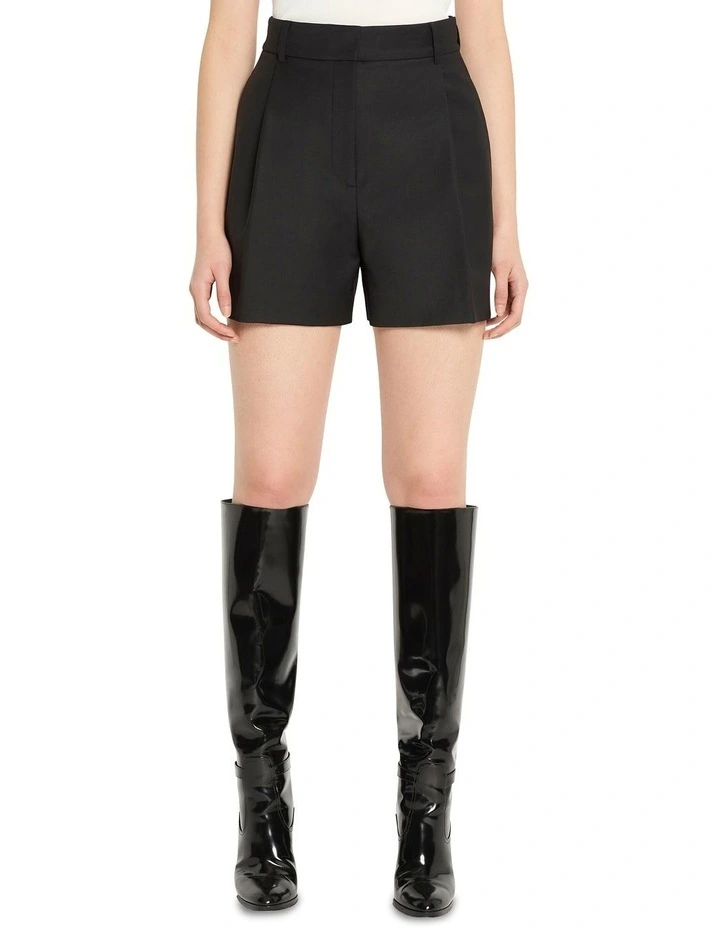 Back And Forth Short in Black