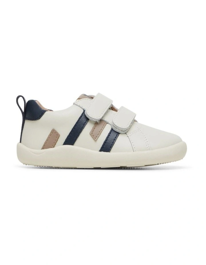 Destin Ground Sneakers in White