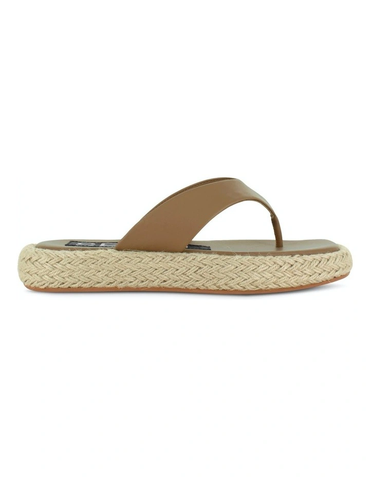 Bianca Flat Sandals in Camel