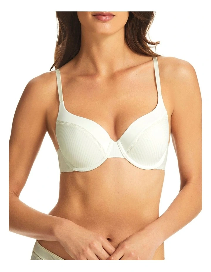 Embrace 2 Way Convertible T-shirt Bra in Cloud