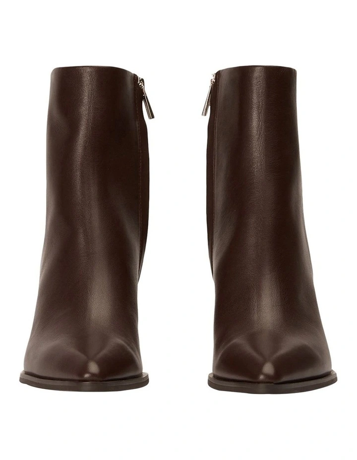 Phoenix Boots in Brown
