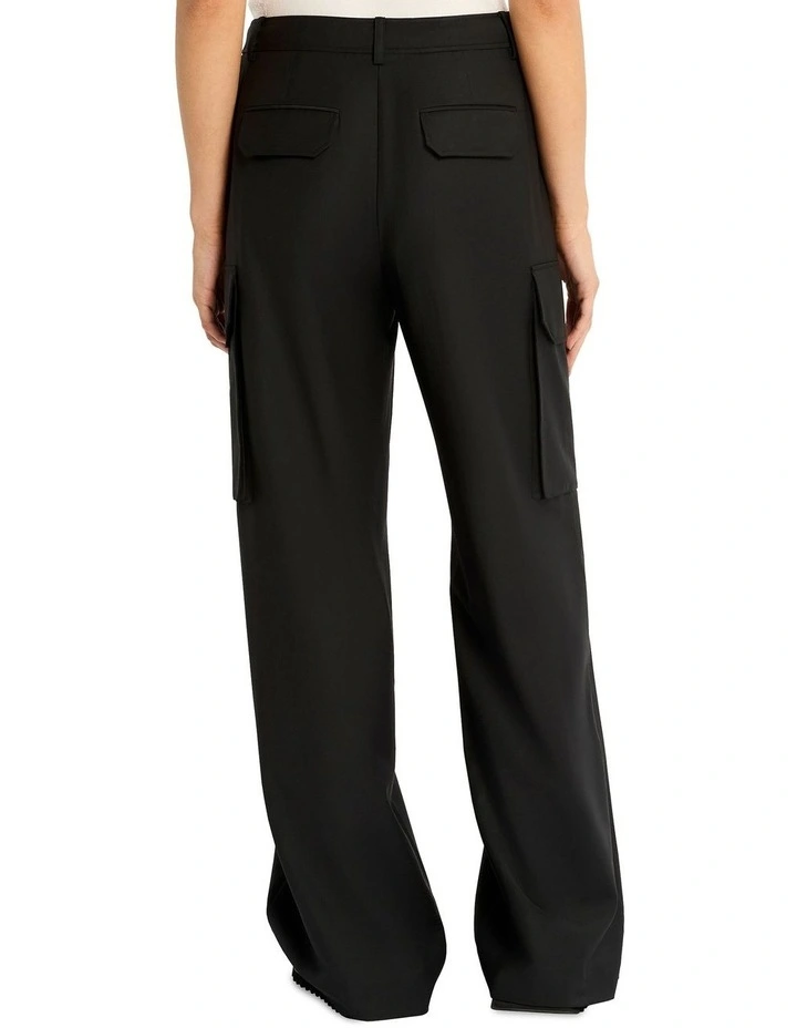 Back And Forth Pant in Black