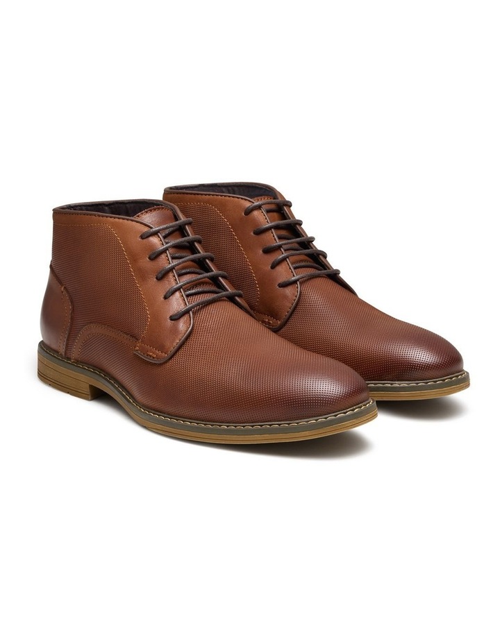 James Nubuck Chukka Boots in Dark Cognac