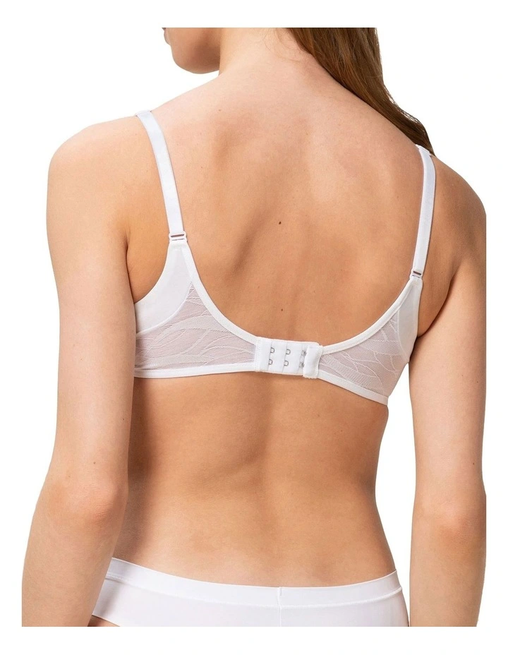 Airy Sensation T-Shirt Bra in White