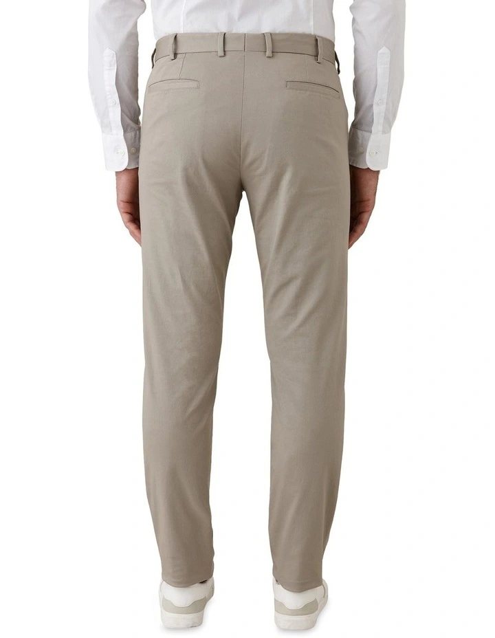 Gerrard Tailored Fit Trouser in Taupe