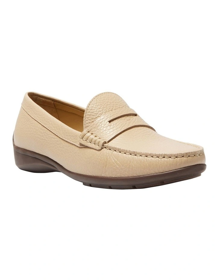 Travis Loafers in Nude Leather