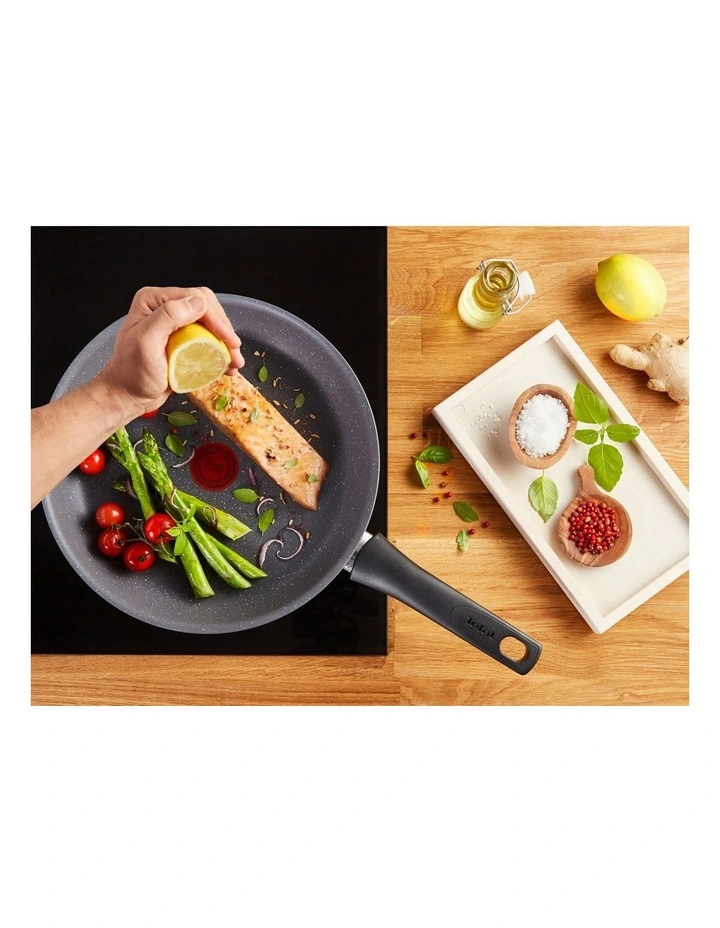 Healthy Chef Non-stick Induction Frypan 24cm in Black