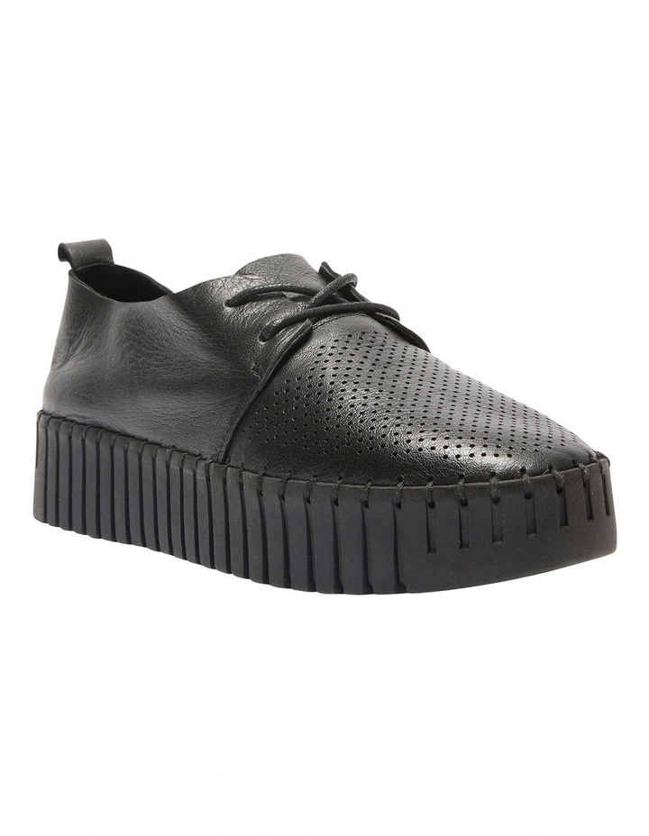 Central Sneakers in Black